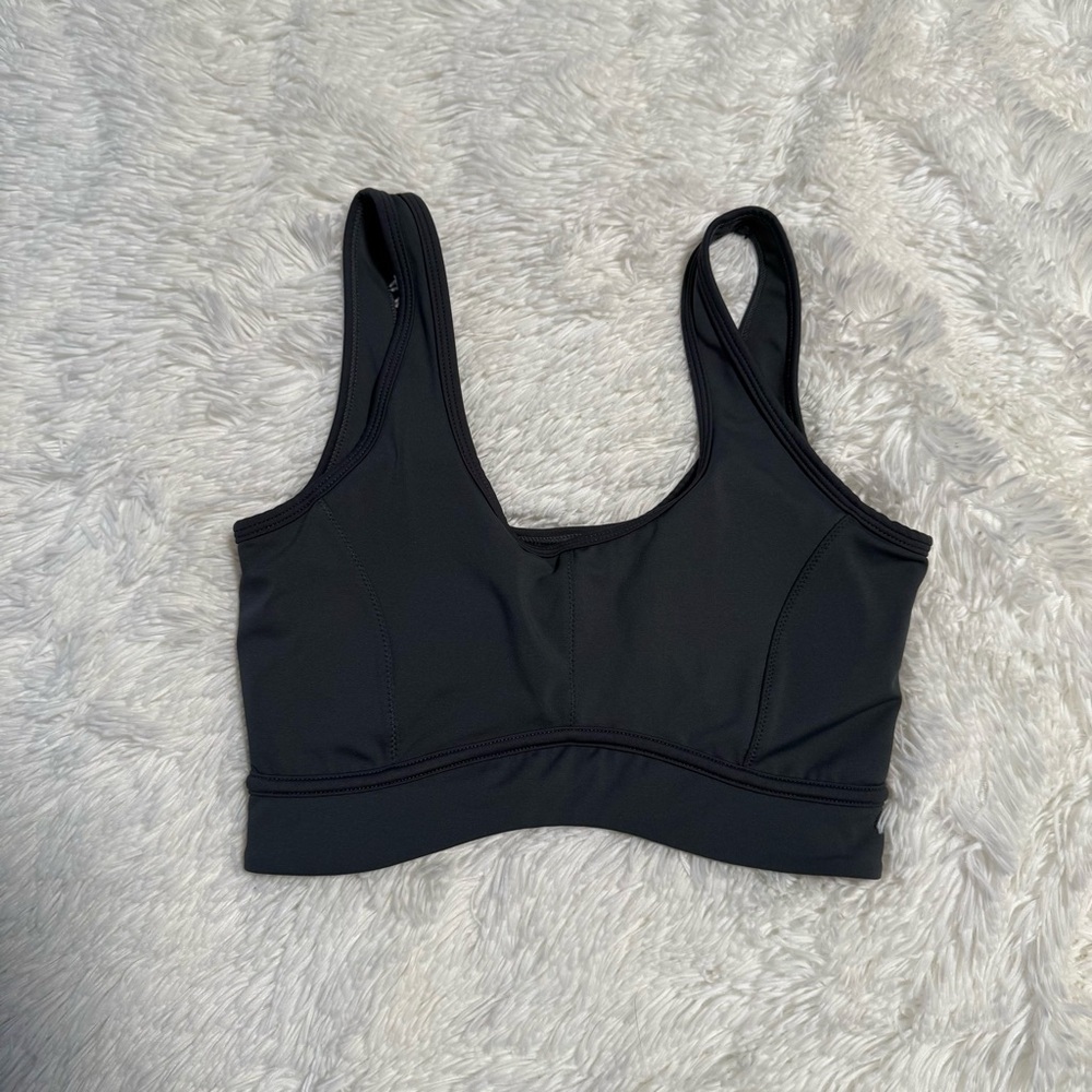 all fenix : rise contour sports bra / graphite